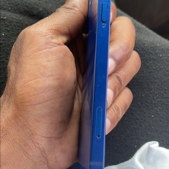 I phone 12 can be unlock flawless not scratch or dent or peeling works like new